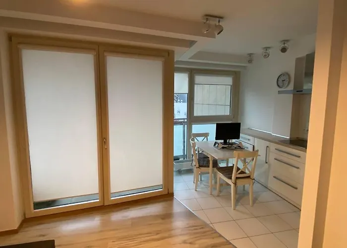 Spacious Apartment, Metro Gdansk, Zoliborz