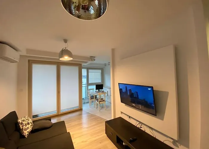 Spacious Apartment, Metro Gdansk, Zoliborz
