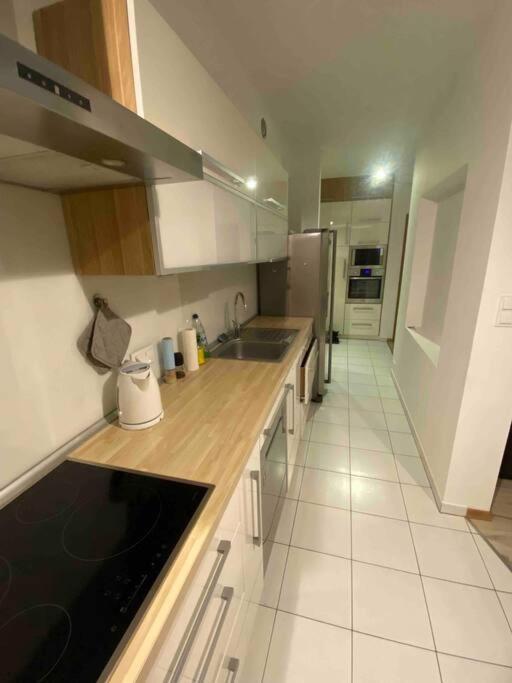 Spacious Apartment, Metro Gdansk, Zoliborz Warszawa