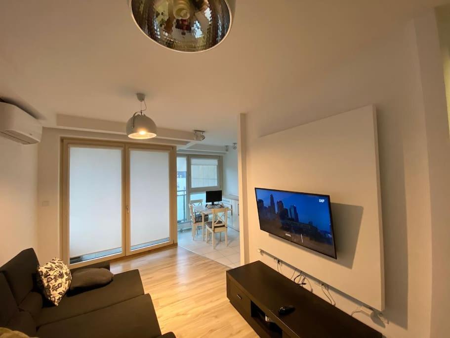 Spacious Apartment, Metro Gdansk, Zoliborz Apartament